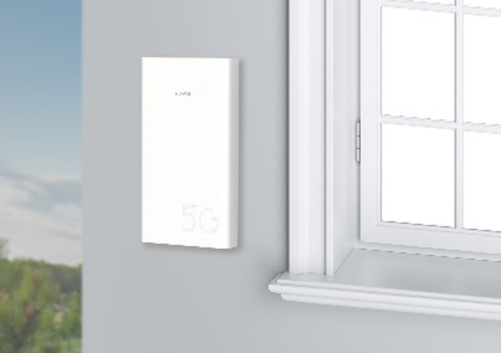 CPE exterior 5G instalado na janela